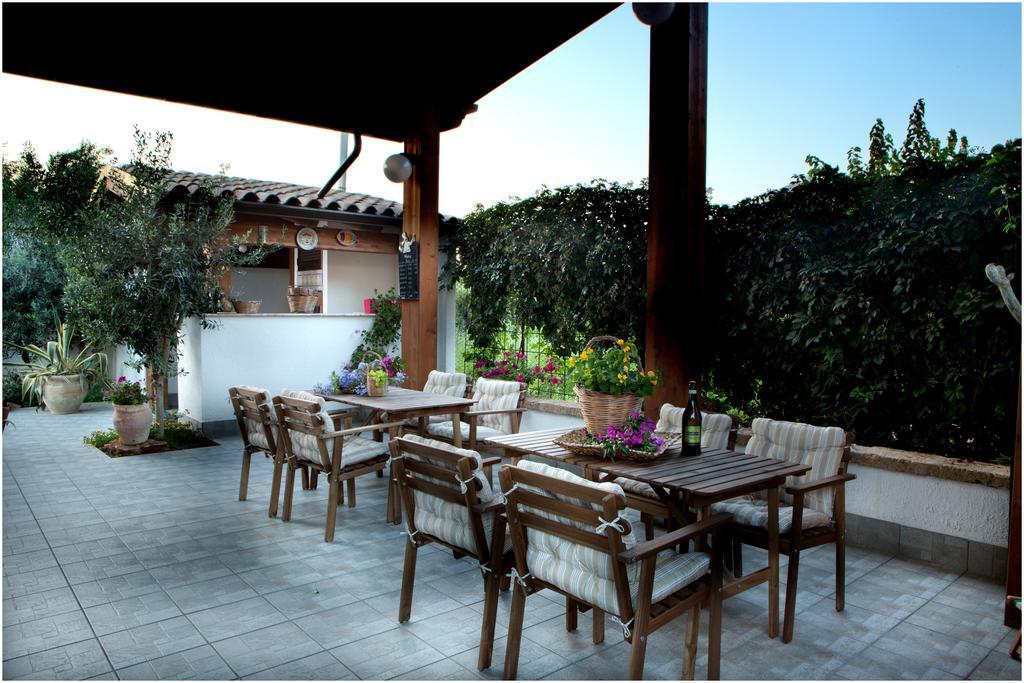 Ai Parchi Dei Parrini Bed & Breakfast Partinico Exterior photo